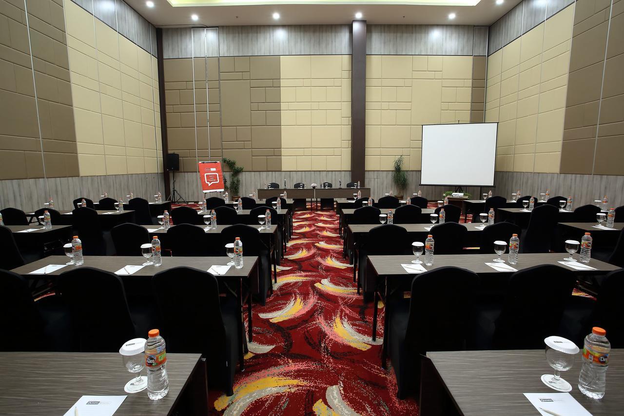 Bigland Hotel & Convention Sentul Богор Екстериор снимка