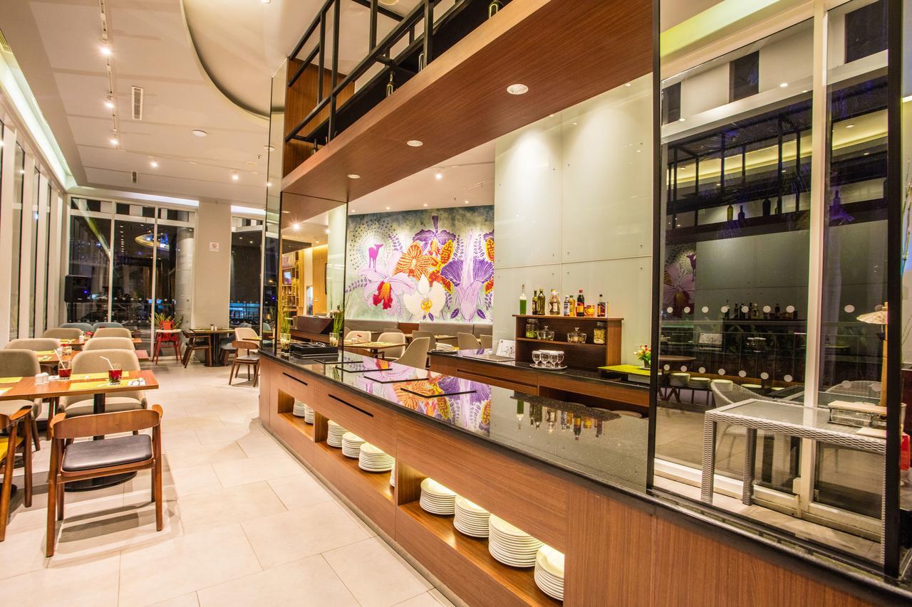 Bigland Hotel & Convention Sentul Богор Екстериор снимка