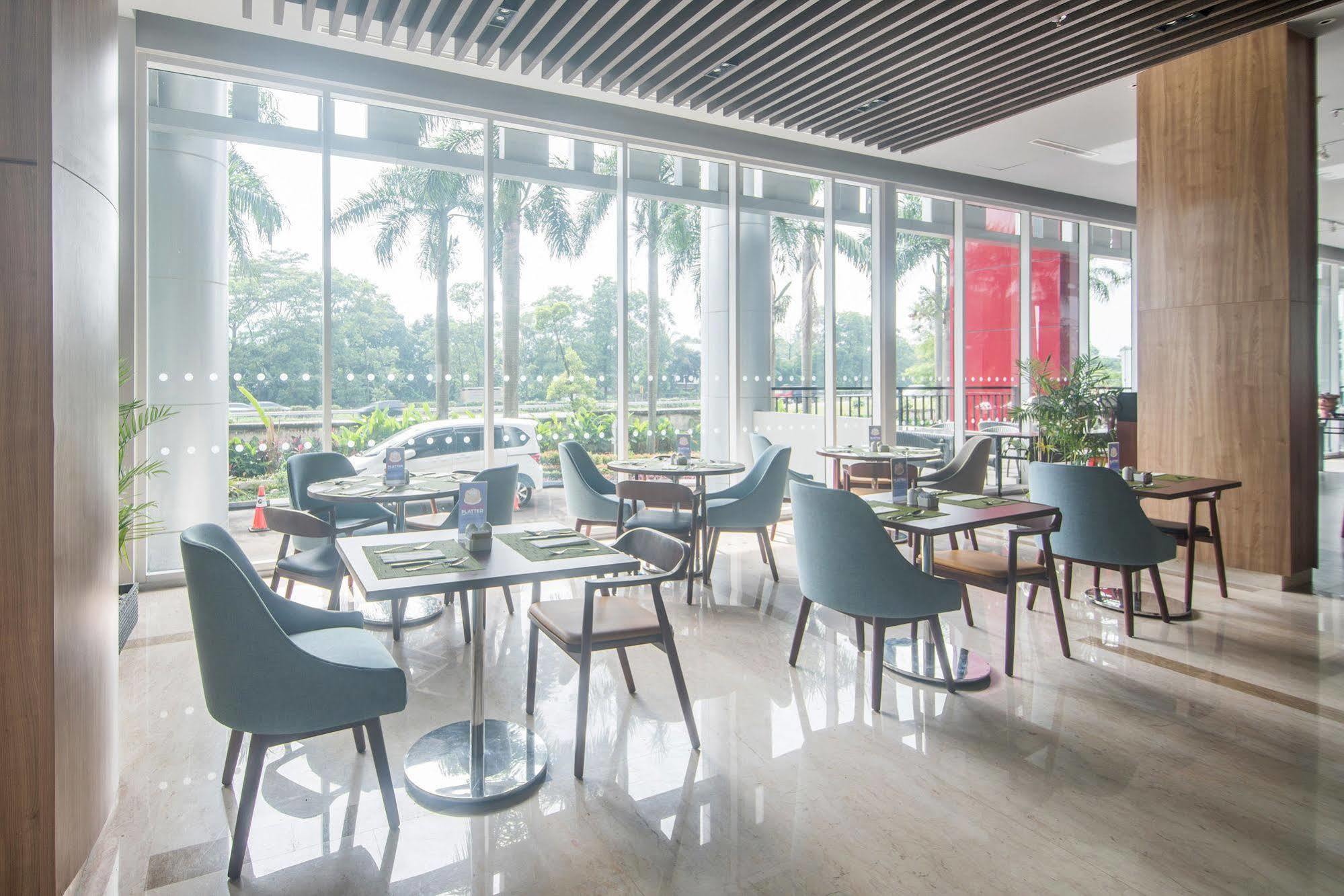 Bigland Hotel & Convention Sentul Богор Екстериор снимка