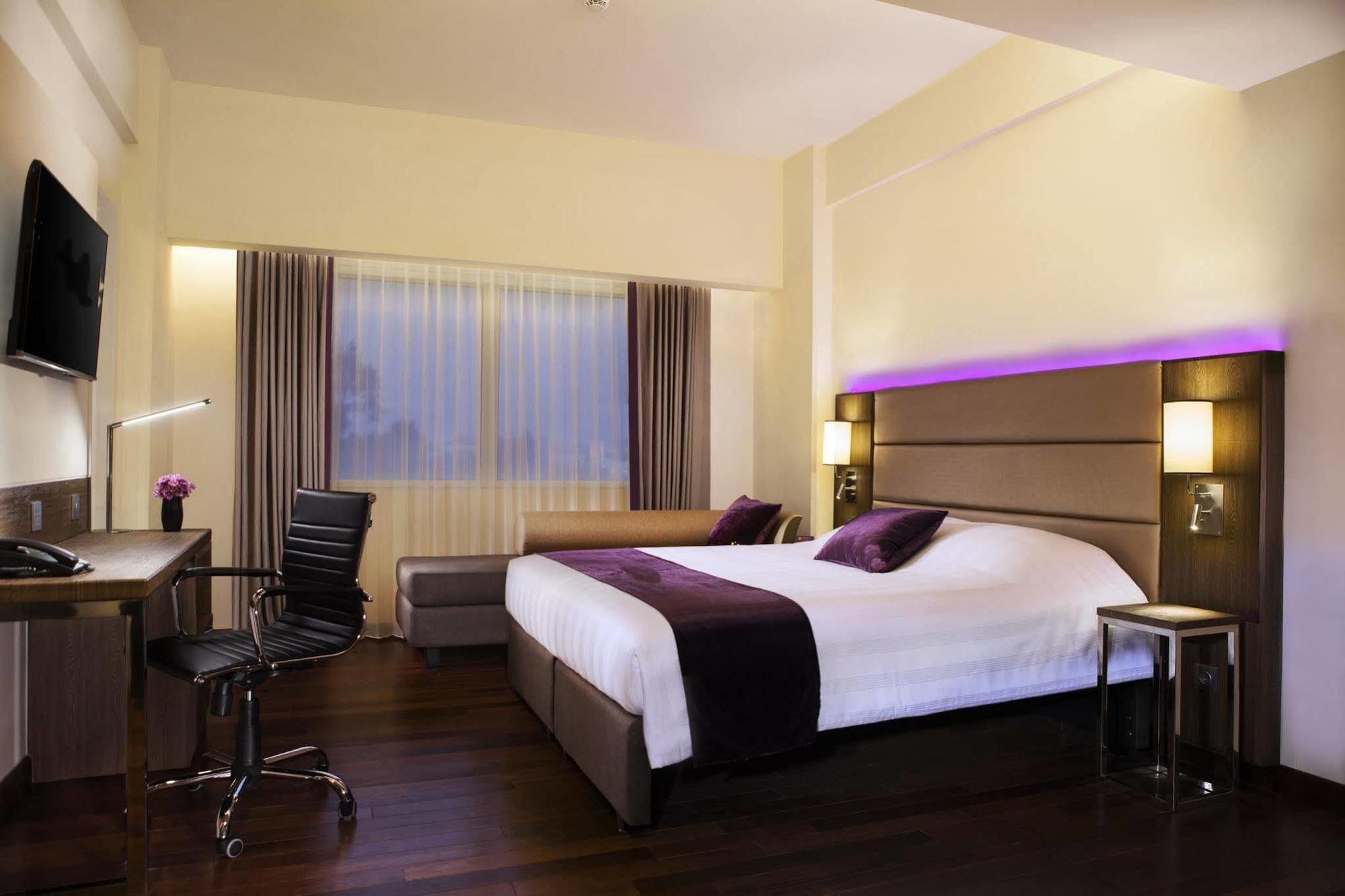 Bigland Hotel & Convention Sentul Богор Екстериор снимка