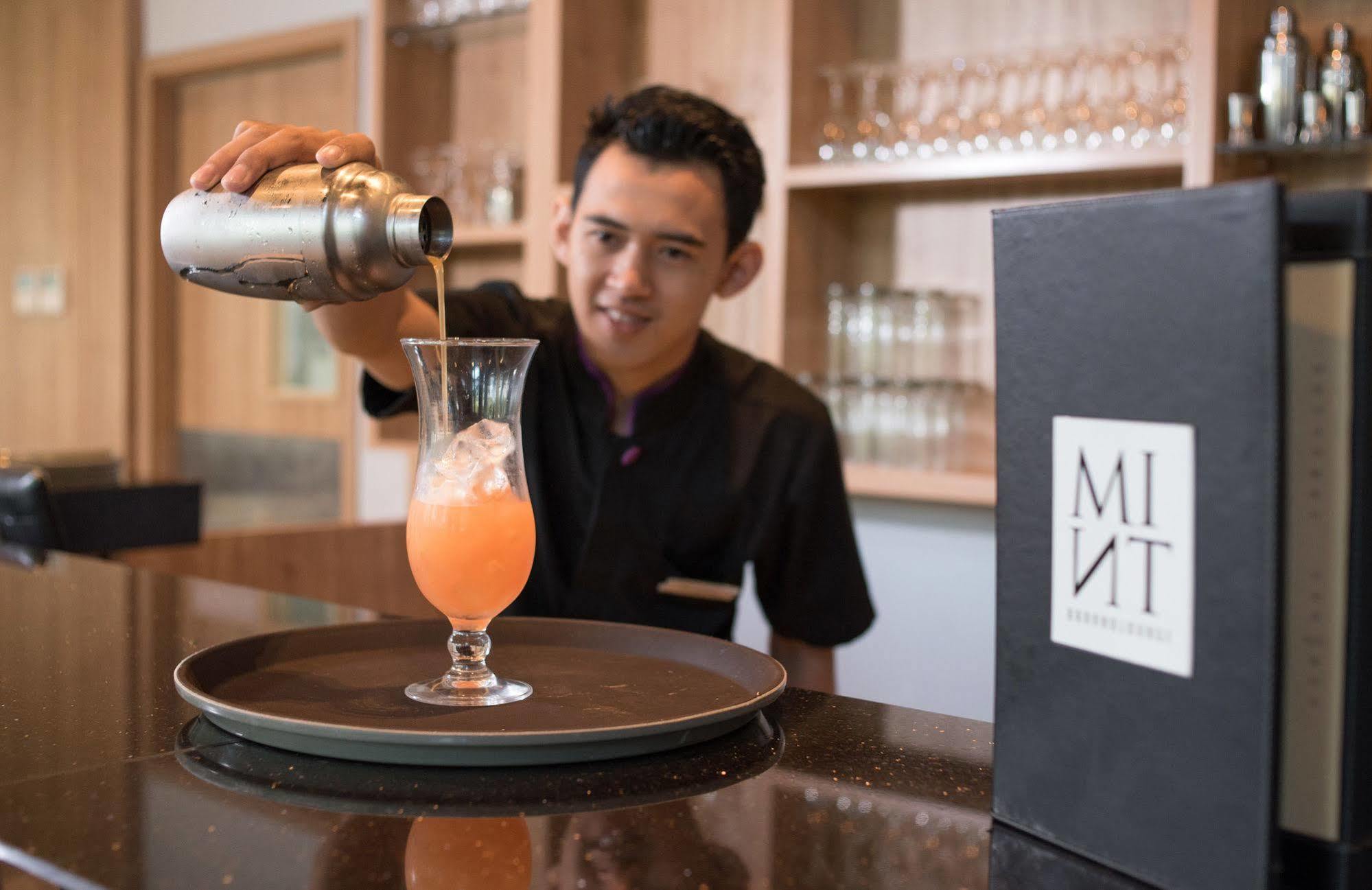 Bigland Hotel & Convention Sentul Богор Екстериор снимка