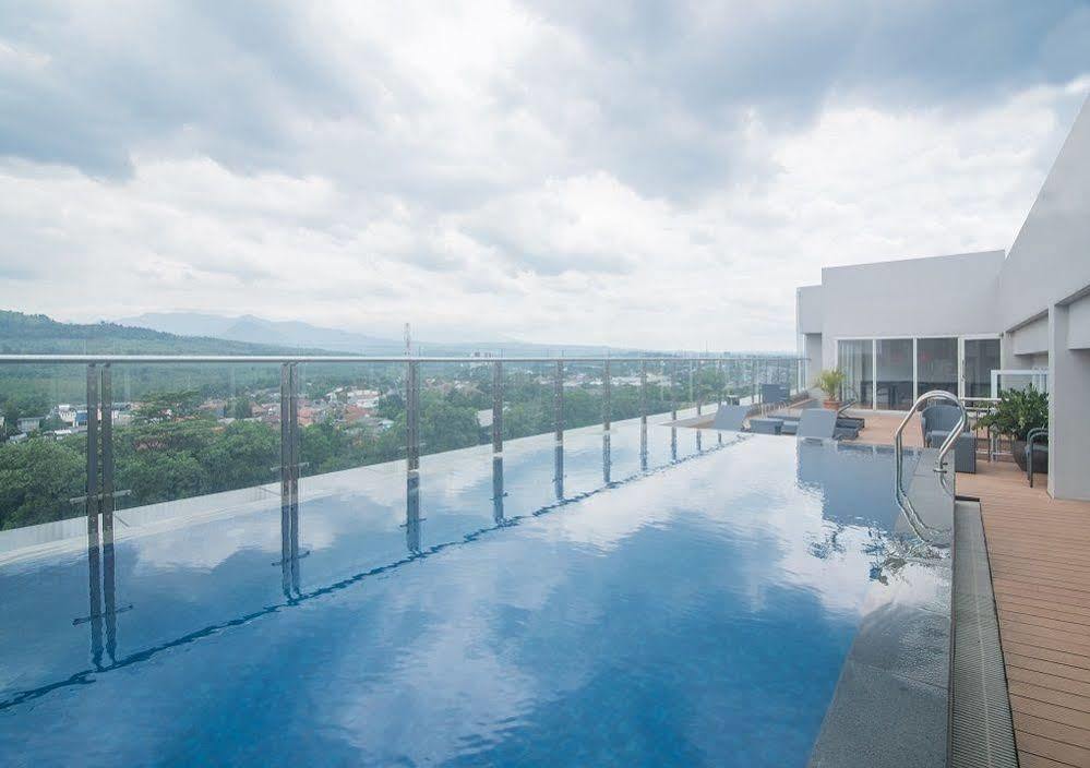 Bigland Hotel & Convention Sentul Богор Екстериор снимка
