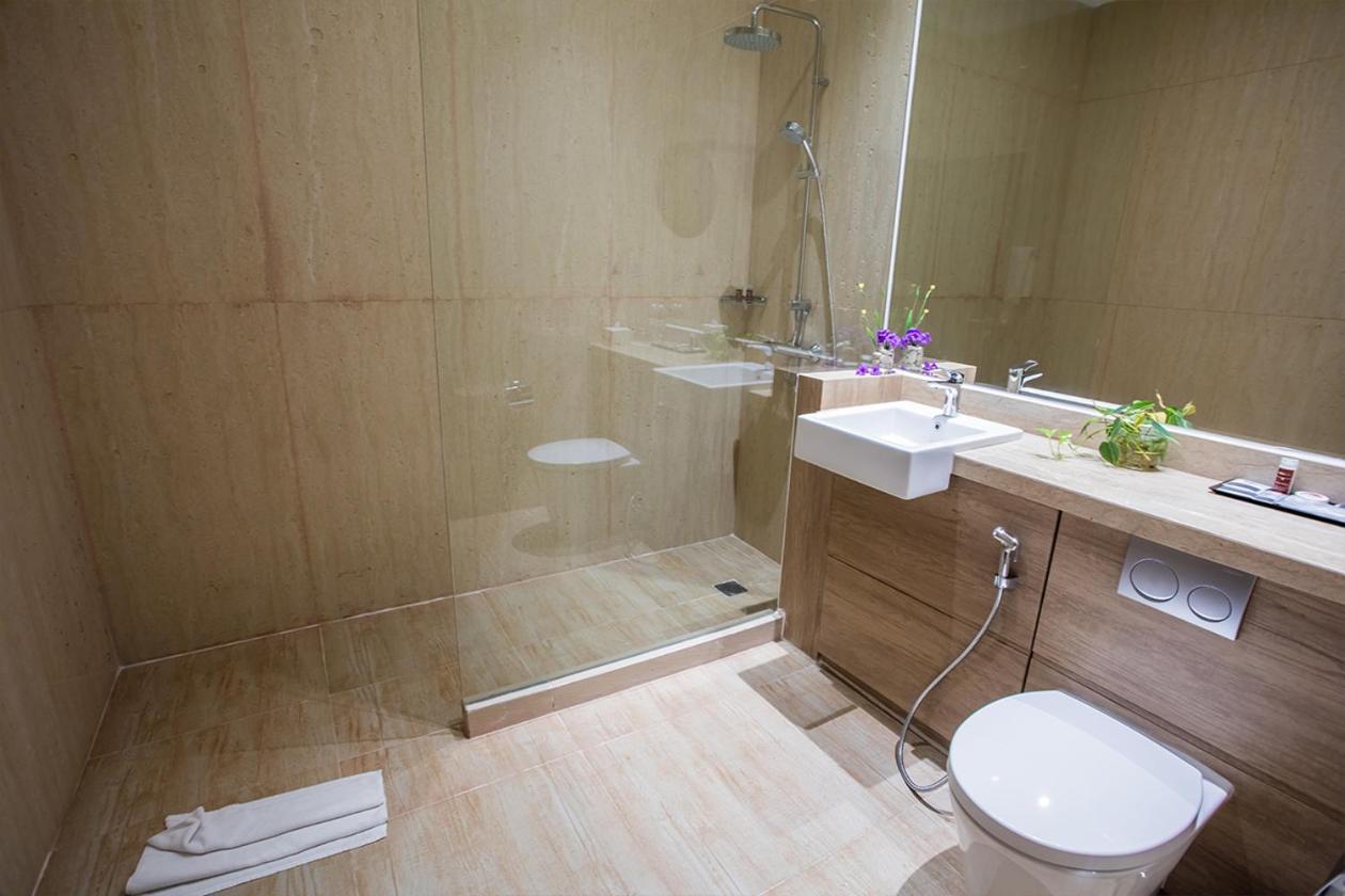 Bigland Hotel & Convention Sentul Богор Екстериор снимка