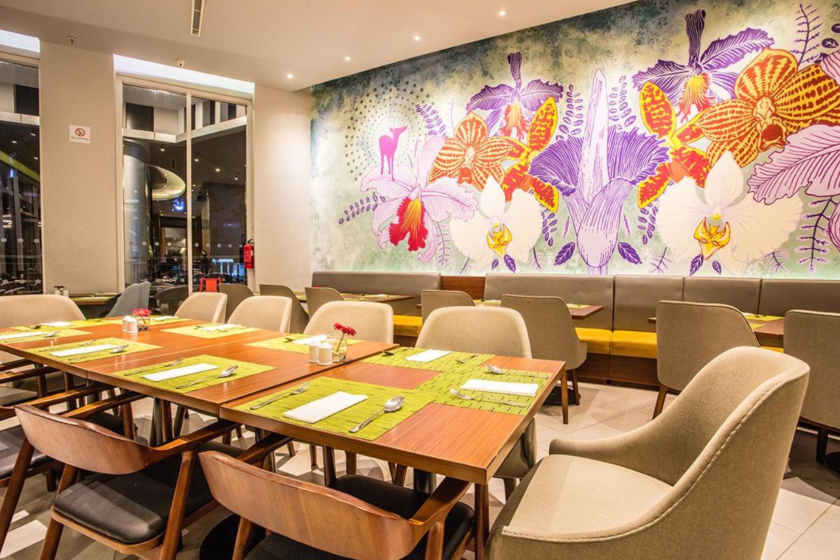 Bigland Hotel & Convention Sentul Богор Екстериор снимка